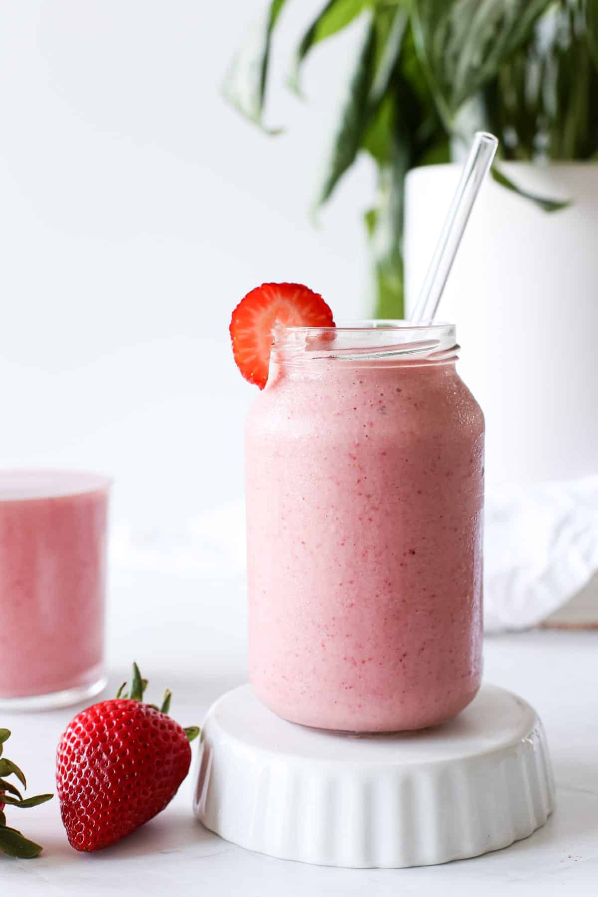 Strawberry Banana Smoothie Without Yogurt A Nourishing Plate 7949